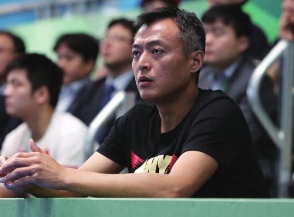 秦志戬：“精雕细琢”出马龙 满头白发没时间去染