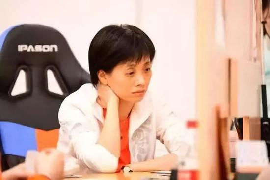 威尼斯杯团体赛半决赛上半程战罢 中国女队领先