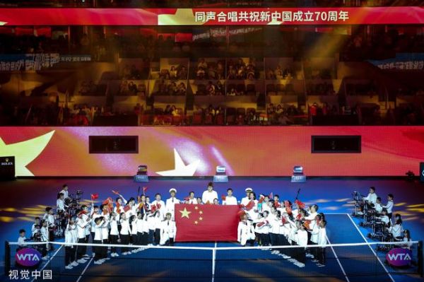 2019中网盛大开幕 万人唱《我和我的祖国》燃爆