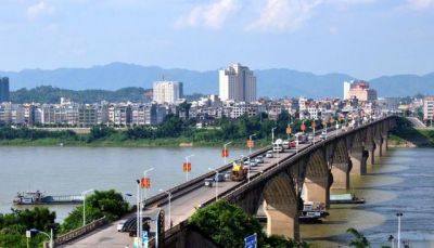 平南县属于哪个市?